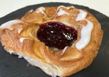  Stk wienerbrød med hindbærmarmelade